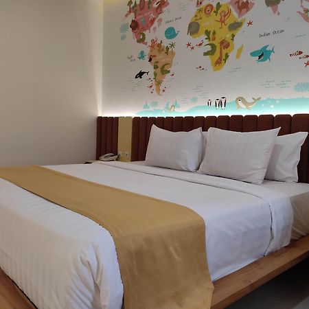 Luminor Hotel Banyuwangi By Wh Exterior photo