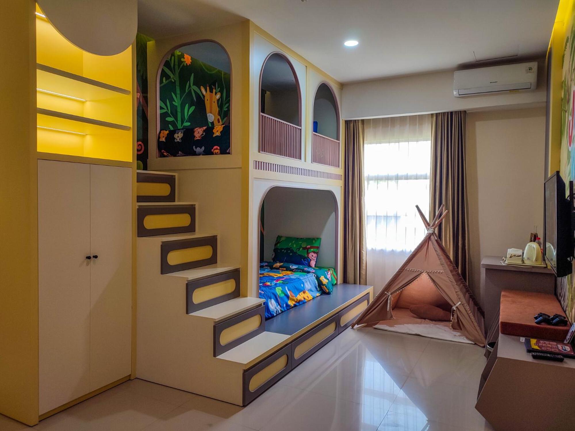 Luminor Hotel Banyuwangi By Wh Exterior photo