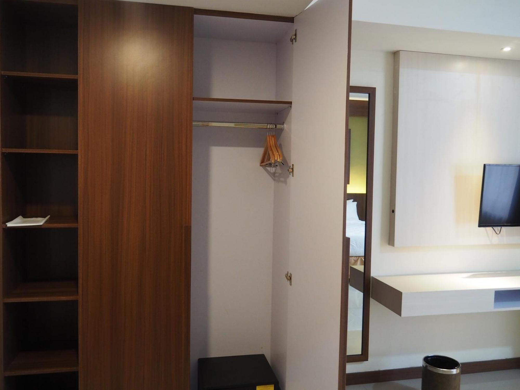 Luminor Hotel Banyuwangi By Wh Exterior photo