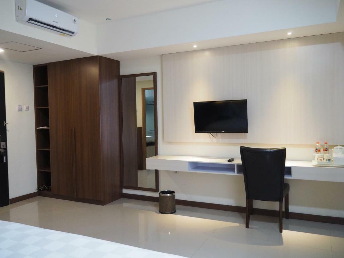 Luminor Hotel Banyuwangi By Wh Exterior photo
