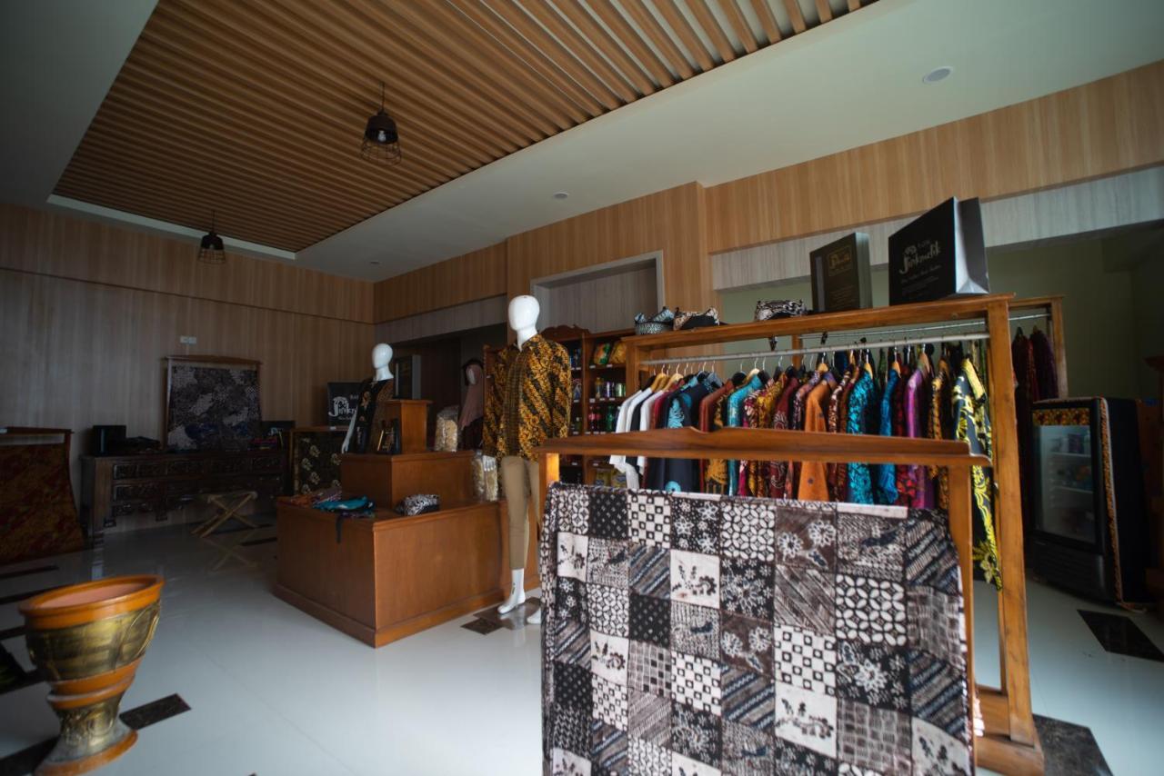 Luminor Hotel Banyuwangi By Wh Exterior photo
