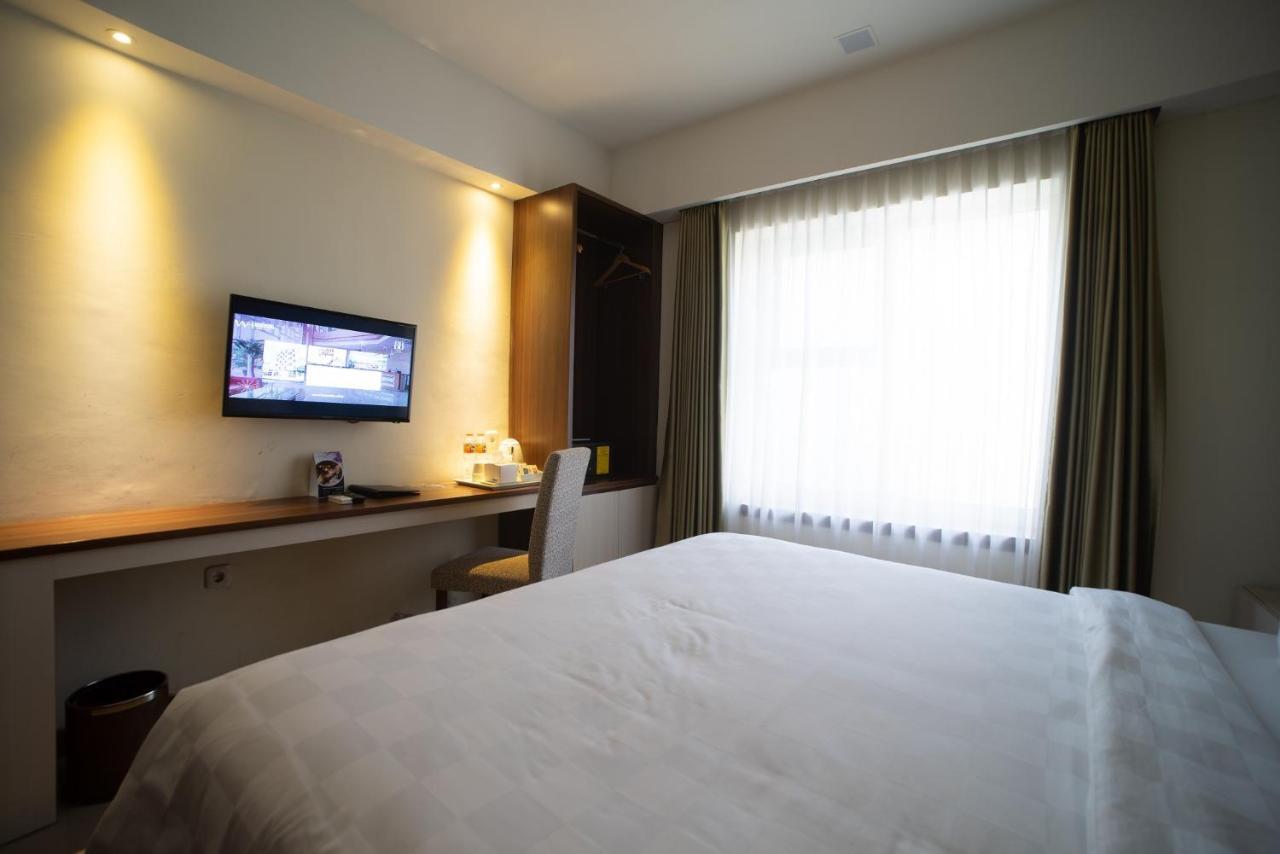 Luminor Hotel Banyuwangi By Wh Exterior photo