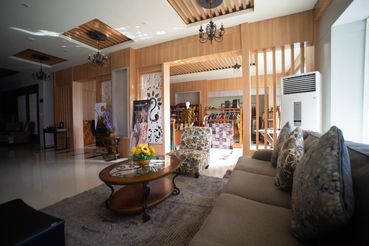 Luminor Hotel Banyuwangi By Wh Exterior photo