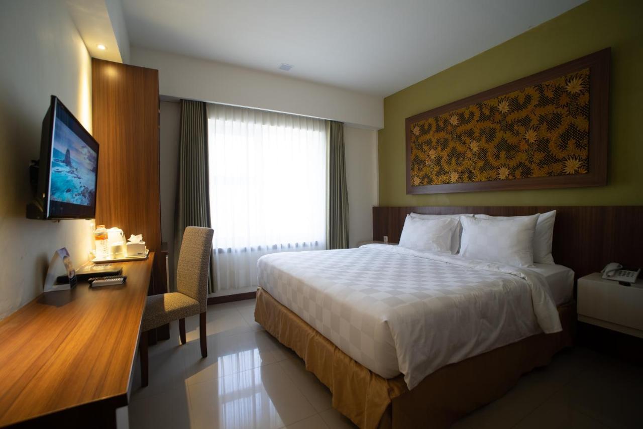 Luminor Hotel Banyuwangi By Wh Exterior photo