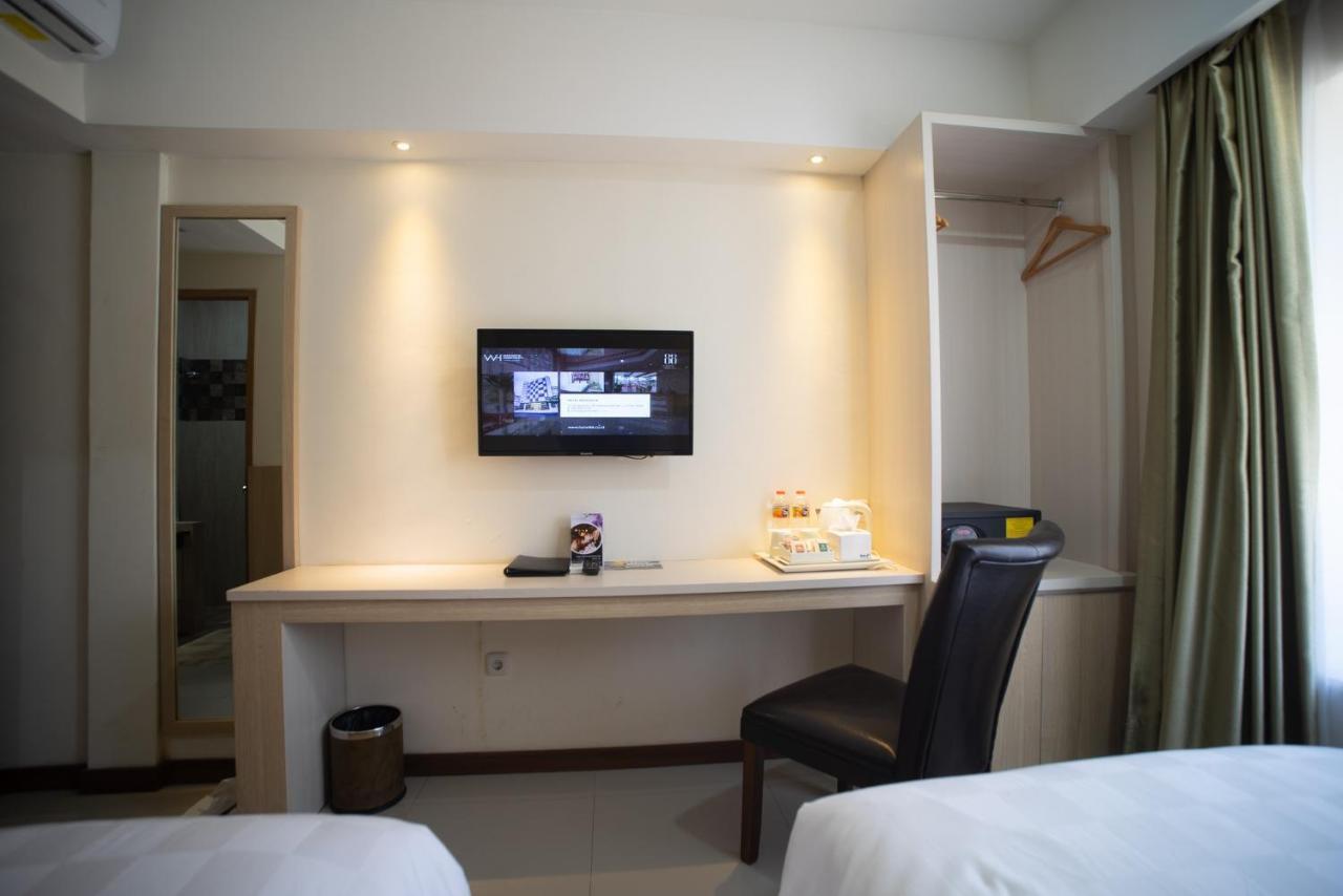 Luminor Hotel Banyuwangi By Wh Exterior photo
