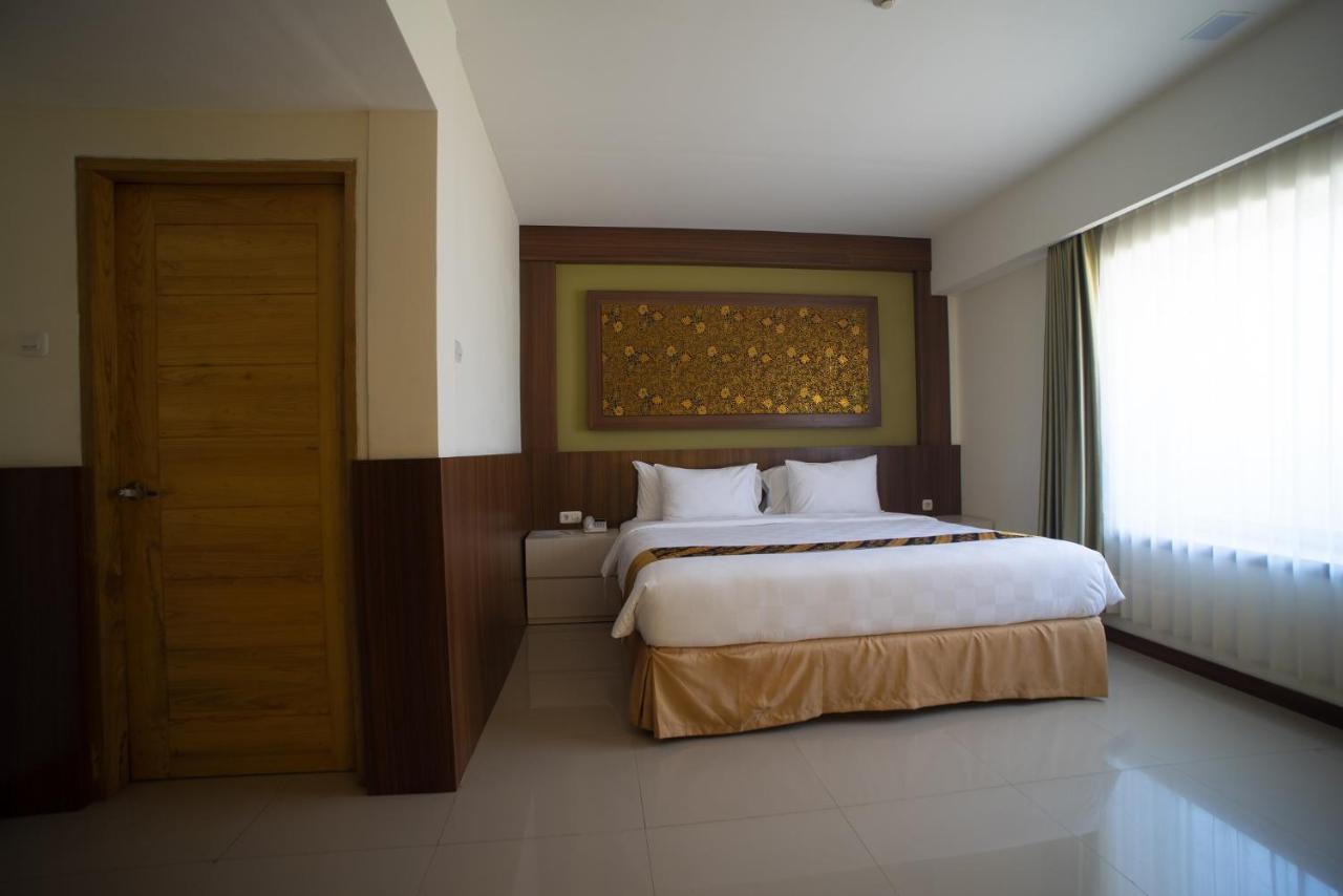 Luminor Hotel Banyuwangi By Wh Exterior photo