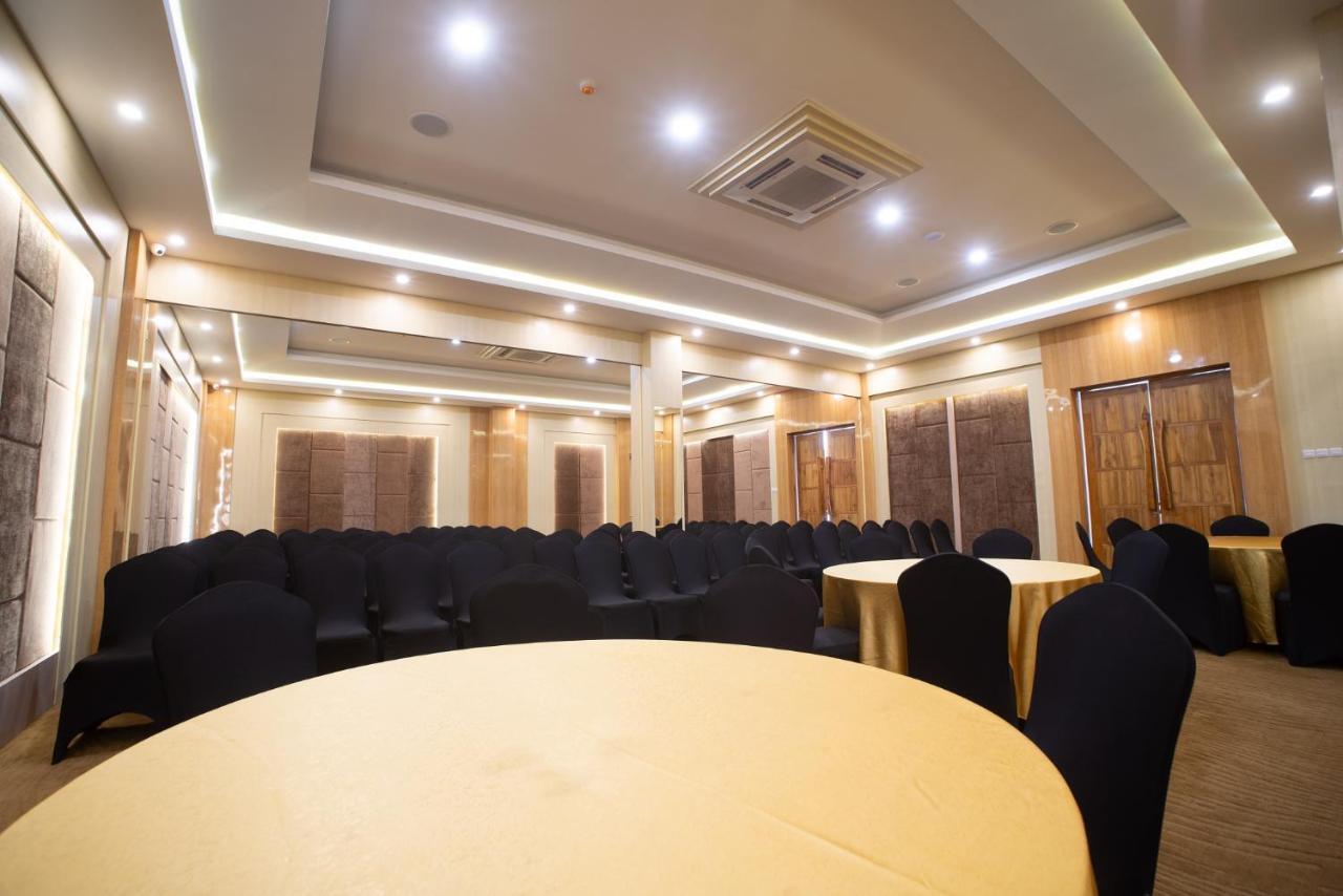 Luminor Hotel Banyuwangi By Wh Exterior photo