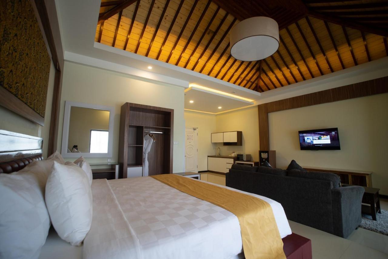 Luminor Hotel Banyuwangi By Wh Exterior photo