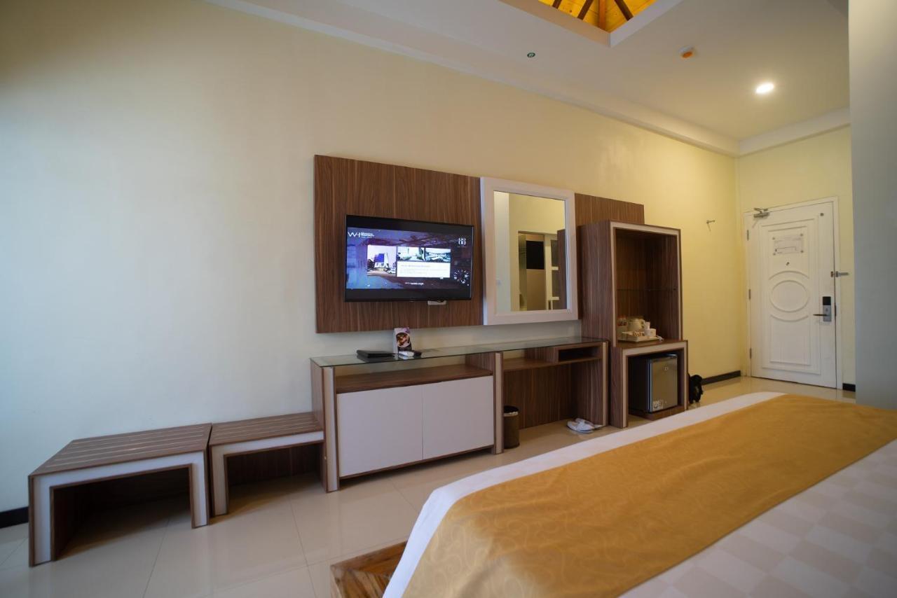 Luminor Hotel Banyuwangi By Wh Exterior photo