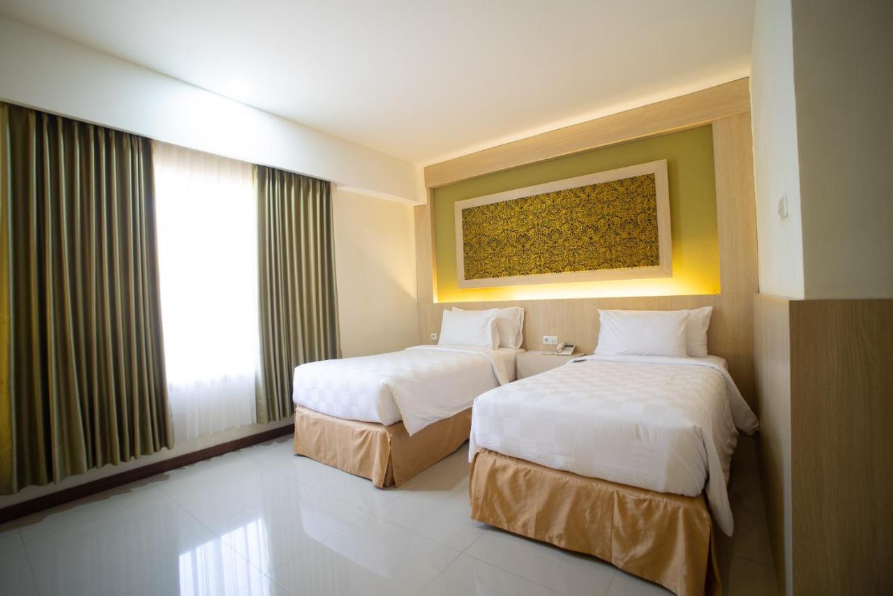 Luminor Hotel Banyuwangi By Wh Exterior photo