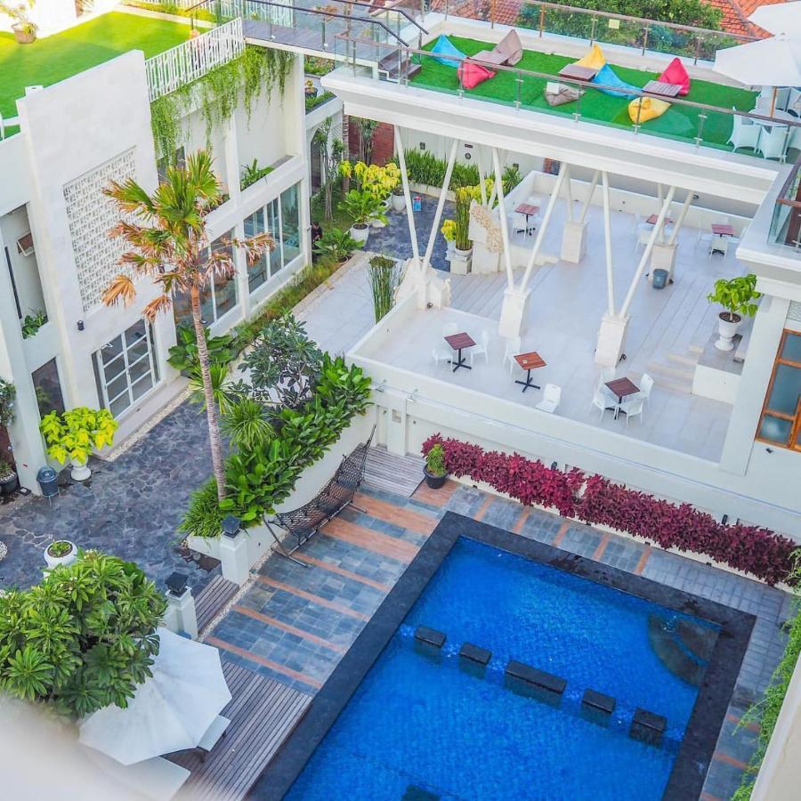 Luminor Hotel Banyuwangi By Wh Exterior photo